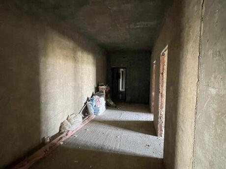 4-комн. новостройка - м. 28 мая - 175 м²