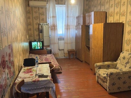 1 otaqlı həyət evi/bağ evi - Binəqədi q. - 30 m²