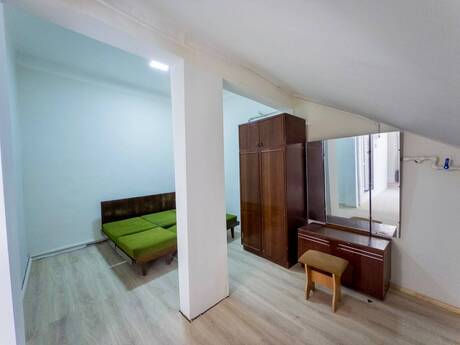 2-комн. вторичка - м. 28 мая - 70 м²