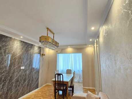 4-комнатная квартира, 120 м², İnşaatçılar: 245 000 ₼ 2