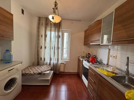2 otaqlı köhnə tikili - Nərimanov r. - 65 m²
