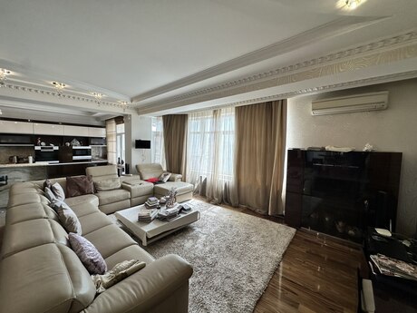 Elan №6367783 - Bakı, 28 May m., 5 otaqlı, 450 m², 16/17 mərtəbə