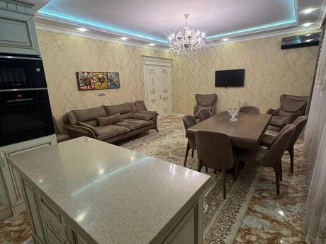 3-комн. новостройка - м. 8 ноября - 150 м²