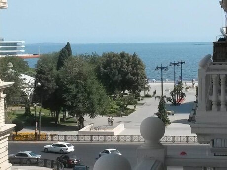 Elan №6367546 - Bakı, Sahil m., 2 otaqlı, 90 m², 4/8 mərtəbə