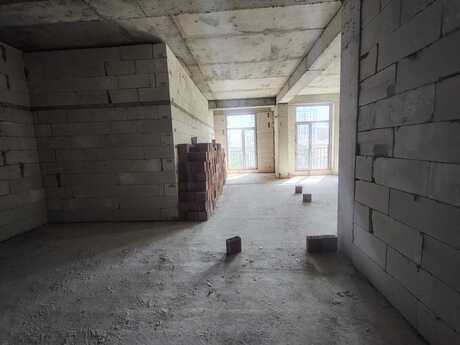 4-комн. новостройка - м. 28 мая - 242 м²