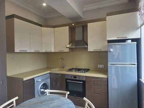 3 otaqlı yeni tikili - İnşaatçılar m. - 100 m²