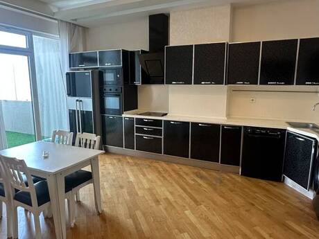 Аренда: 5-комнатная квартира, 240 м², Nizami: 1 800 ₼/мес 4