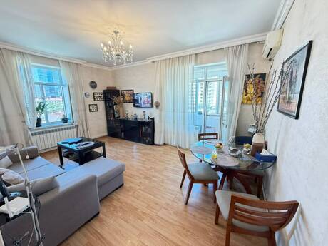 2 otaqlı köhnə tikili - Şah İsmayıl Xətai m. - 45 m²