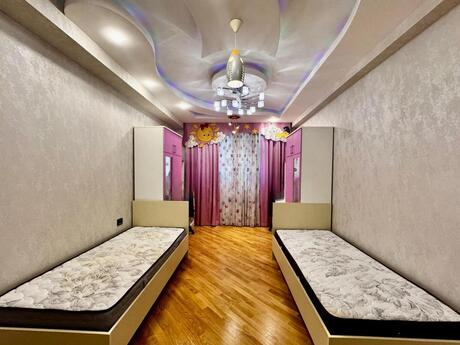 3-комн. новостройка - м. Иншаатчылар - 145 м²