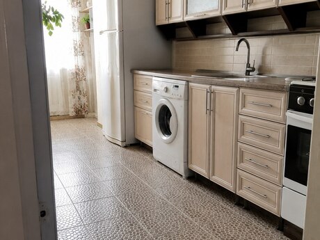 3 otaqlı köhnə tikili - Dərnəgül m. - 83 m²