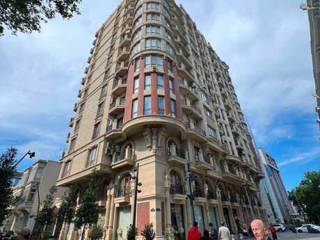 Elan №6367924 - Bakı, Sahil m., 3 otaqlı, 195 m², 5/15 mərtəbə