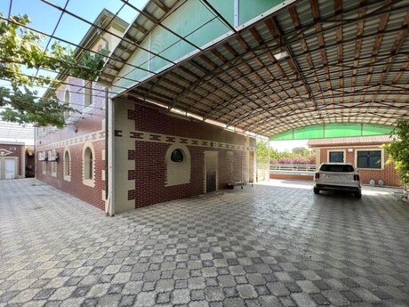 9 otaqlı həyət evi/bağ evi - Novxanı q. - 420 m²