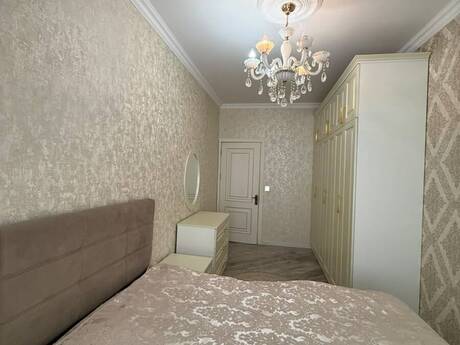 8 Noyabrda 2 otaqlı köhnə tikili mənzil satılır, 55 m², 152 000 AZN, şəkil 4 / 9