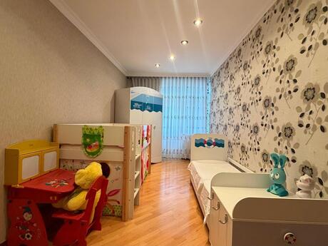 3-room apartment for rent, 150 m², Nərimanov: 1 300 ₼/mo 4