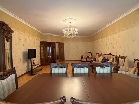 3-room apartment for rent, 150 m², Nərimanov: 1 300 ₼/mo 2