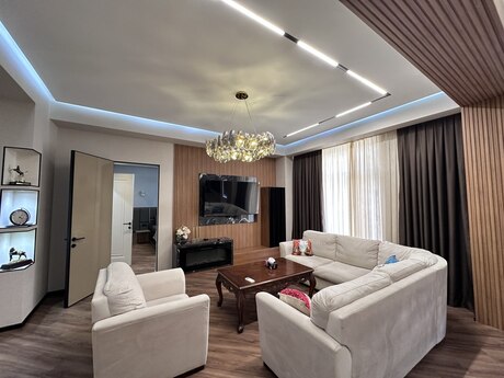 Elan №6367943 - Bakı, Ağ şəhər q., 3 otaqlı, 130 m², 4/7 mərtəbə