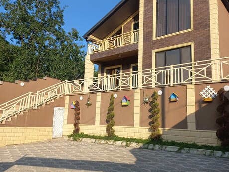 4 otaqlı həyət evi/bağ evi - Quba - 170 m²