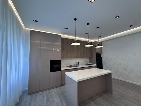 4 otaqlı yeni tikili - Ağ şəhər q. - 170 m²