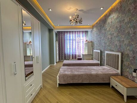 3 otaqlı yeni tikili - 8-ci mikrorayon q. - 142 m²