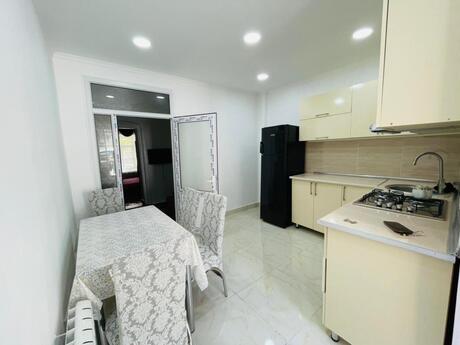 2 otaqlı köhnə tikili - 28 May m. - 50 m²