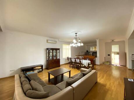 8 otaqlı həyət evi/bağ evi - Badamdar q. - 400 m²
