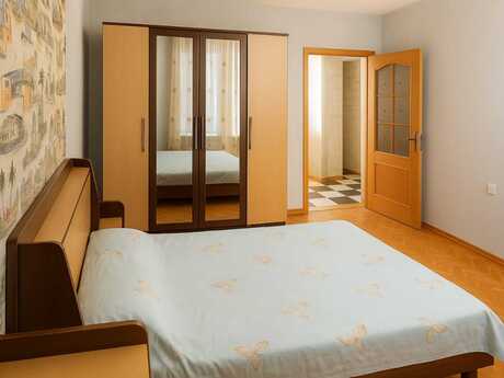 3-комн. новостройка - м. 8 ноября - 120 м²