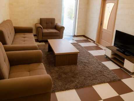3-комн. новостройка - м. 8 ноября - 120 м²