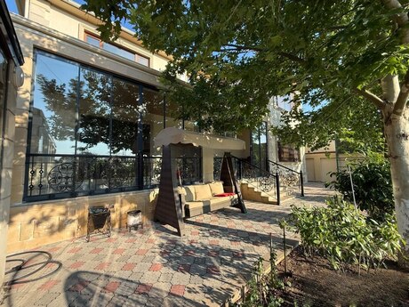 6 otaqlı həyət evi/bağ evi - Novxanı q. - 400 m²