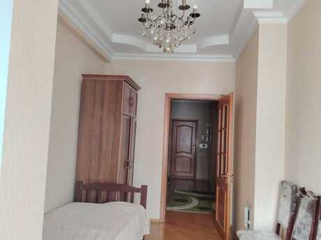 3-комн. новостройка - м. Элмляр Академиясы - 65 м²