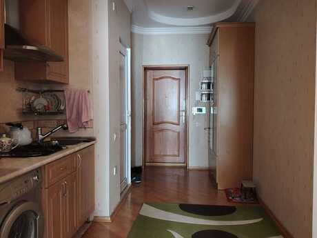 3-комн. новостройка - м. Элмляр Академиясы - 65 м²