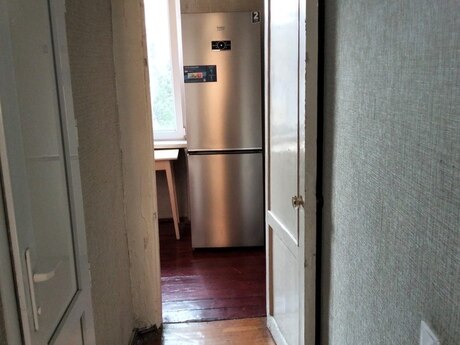 3 otaqlı köhnə tikili - İnşaatçılar m. - 70 m²