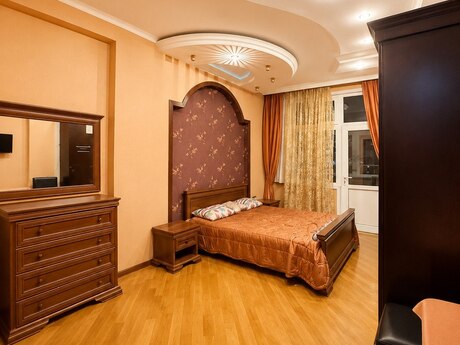 3 otaqlı yeni tikili - 8 Noyabr m. - 130 m²