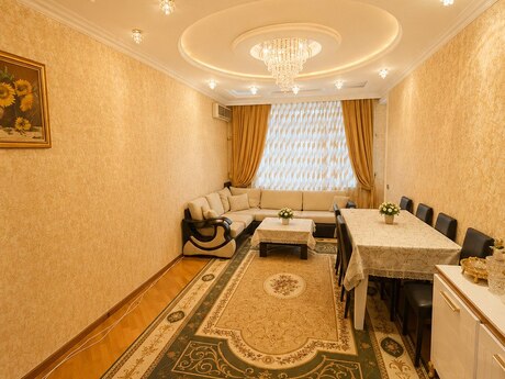 Elan №6361967 - Bakı, 8 Noyabr m., 3 otaqlı, 130 m², 8/16 mərtəbə