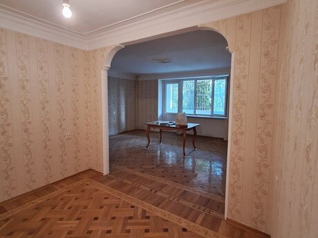 4 otaq · 85 m² · 2/9 mərtəbə, Neftçilər