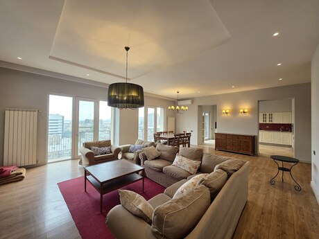 4 otaqlı yeni tikili - 28 May m. - 250 m²