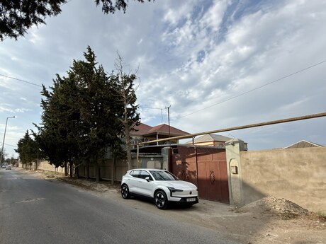 8 otaqlı həyət evi, 250 m², Binə: 365 000 ₼ 2