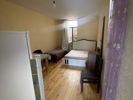 1 otaqlı həyət evi/bağ evi - Binəqədi q. - 30 m²