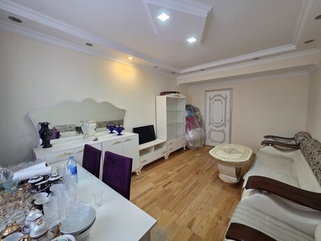 Elan №6368893 - Bakı, Yeni Günəşli q., 2 otaqlı, 52 m², 3/12 mərtəbə