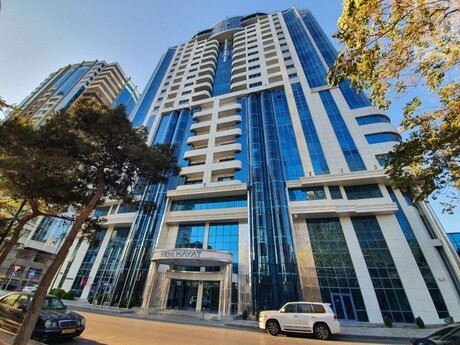 Elan №5889351 - Bakı, 28 May m., 3 otaqlı, 135 m², 17/21 mərtəbə