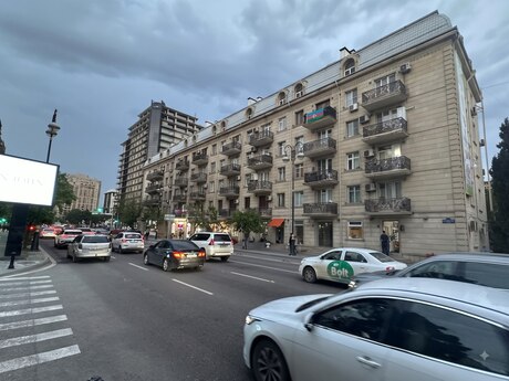 3 otaqlı köhnə tikili - Şah İsmayıl Xətai m. - 80 m²
