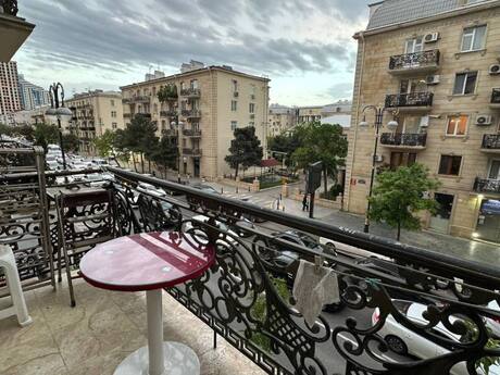 3 otaqlı köhnə tikili - Şah İsmayıl Xətai m. - 80 m²