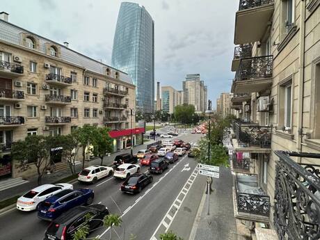 3 otaqlı köhnə tikili - Şah İsmayıl Xətai m. - 80 m²