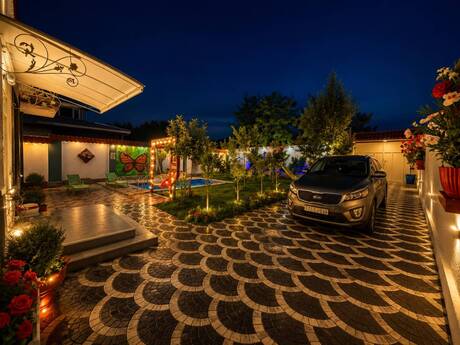 7 otaqlı həyət evi/bağ evi - Qəbələ - 300 m²
