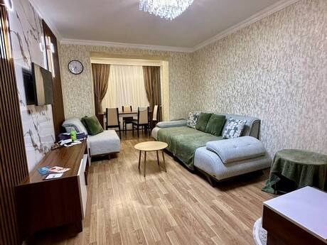 2 otaq · 44 m² · 1/5 mərtəbə, İnşaatçılar