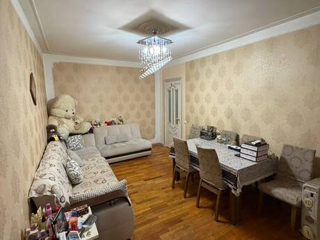 Elan №6369493 - Bakı, Qara Qarayev m., 2 otaqlı, 42 m², 2/5 mərtəbə