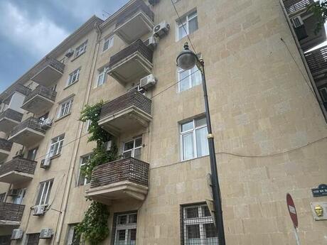 Elan №6369601 - Bakı, İçəri Şəhər m., 3 otaqlı, 100 m², 4/5 mərtəbə