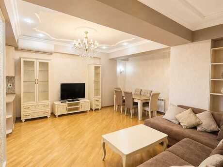 3-комн. новостройка - Ясамальский р. - 115 м²