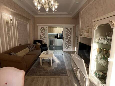 4-комн. новостройка - м. Ахмедлы - 81 м²