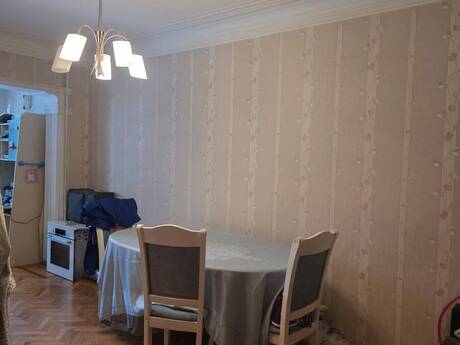 3 otaqlı köhnə tikili - Azadlıq Prospekti m. - 95 m²