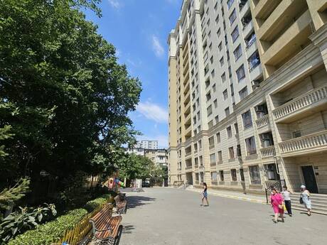 3-комн. новостройка - м. Иншаатчылар - 101 м²
